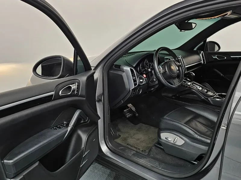 Porsche Cayenne 3.6 958, снимка 10 - Автомобили и джипове - 55740452