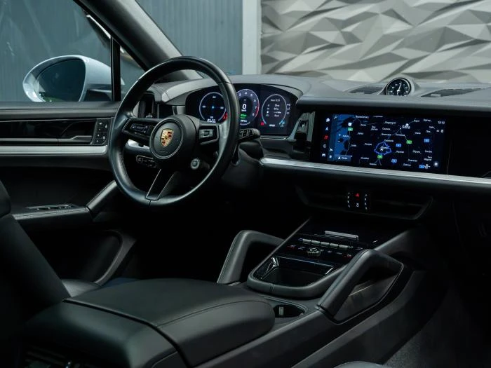 Porsche Cayenne E-HYBRID* BOSE* 360*  PANO* , снимка 13 - Автомобили и джипове - 56079147