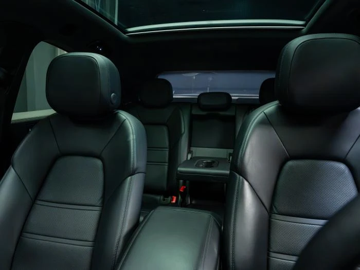 Porsche Cayenne E-HYBRID* BOSE* 360*  PANO* , снимка 8 - Автомобили и джипове - 56079147