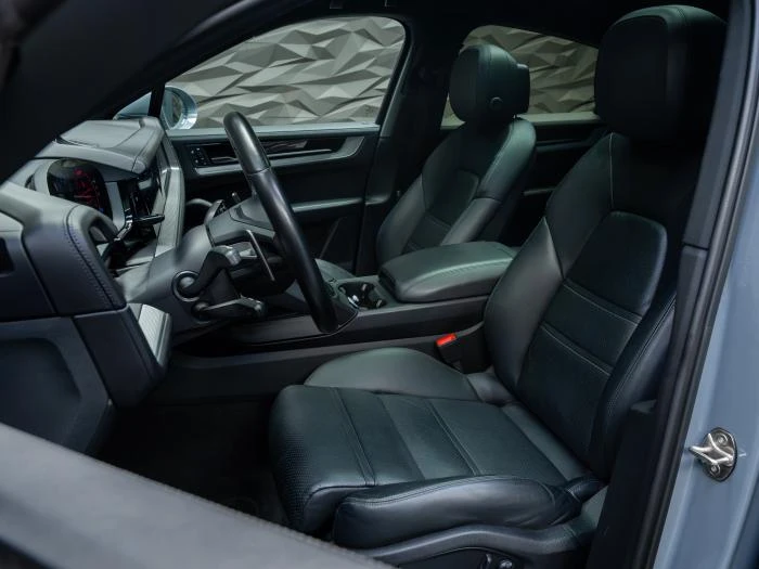 Porsche Cayenne E-HYBRID* BOSE* 360*  PANO* , снимка 7 - Автомобили и джипове - 56079147