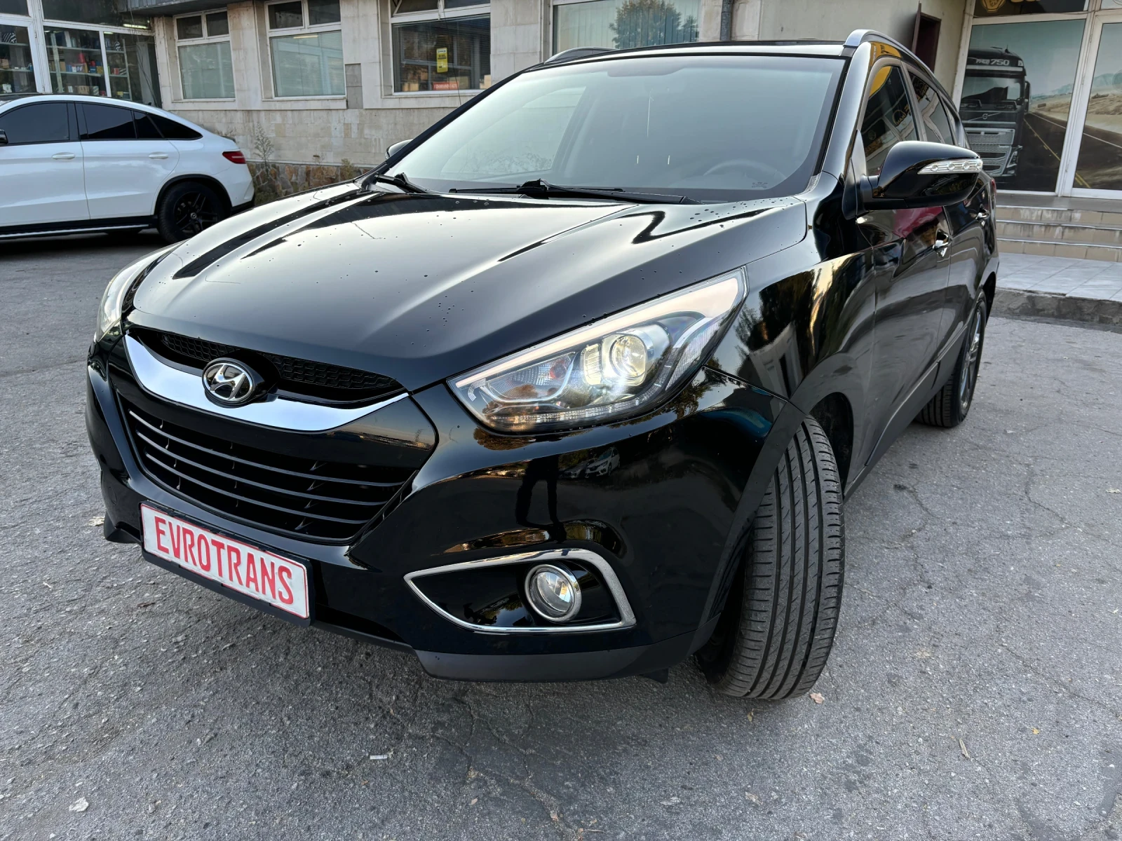 Hyundai IX35 2.0 crdi Face /4x4 Автоматик / Keyless-Go / Кожа / - изображение 4