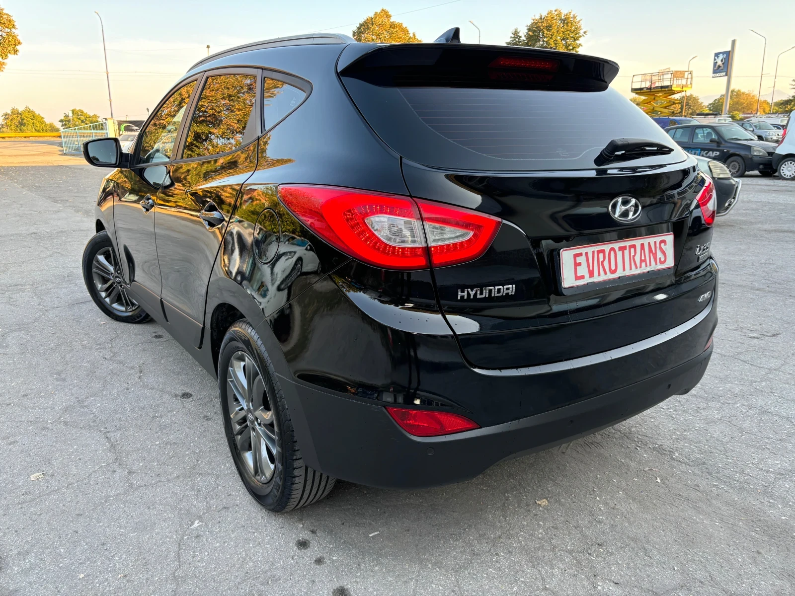 Hyundai IX35 2.0 crdi Face /4x4 Автоматик / Keyless-Go / Кожа / - изображение 8