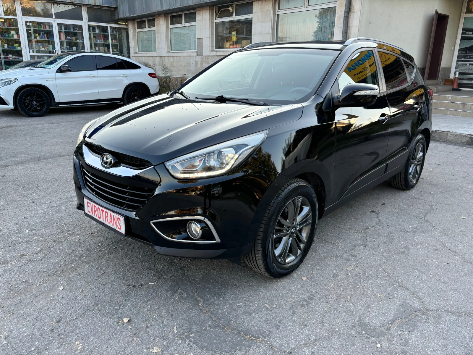 Hyundai IX35 2.0 crdi Face /4x4 Автоматик / Keyless-Go / Кожа / - изображение 3