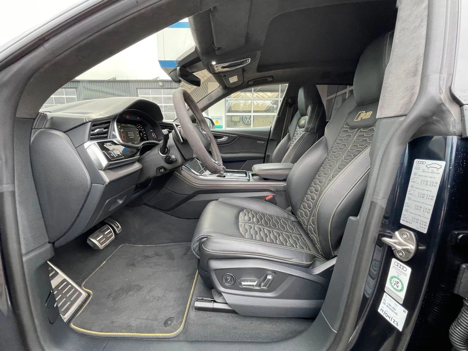 Audi RSQ8 /CERAMIC/DYNAMIC/CARBON/B&O/PANO/MATRIX/360/     - изображение 5