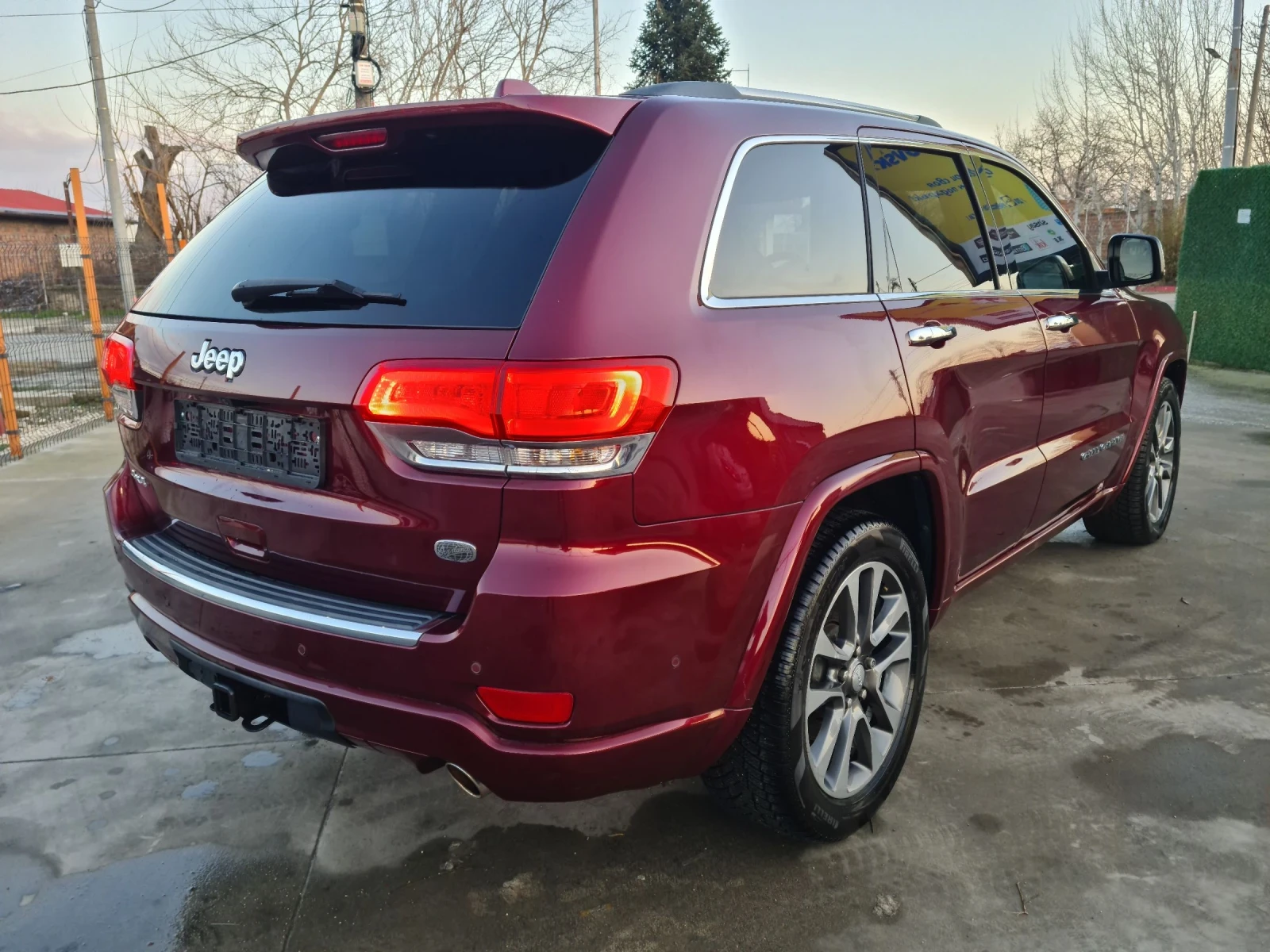 Jeep Grand cherokee Overland 5.7 HEMI* Distronic* Auto Park* Full*  - изображение 3