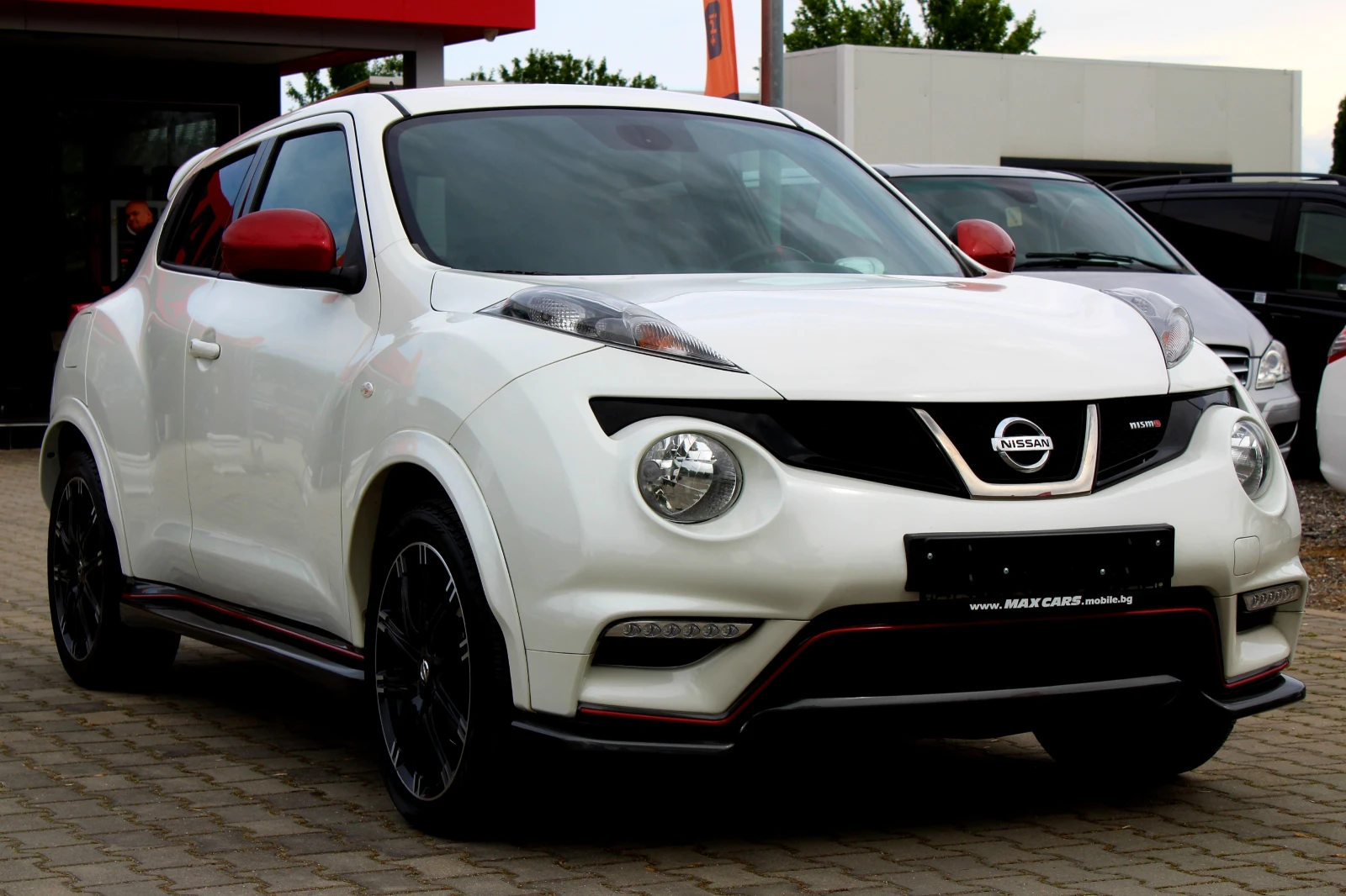Nissan Juke NISMO 4X4 1.6DIG-T/СОБСТВЕН ЛИЗИНГ, снимка 2 - Автомобили и джипове - 54179327