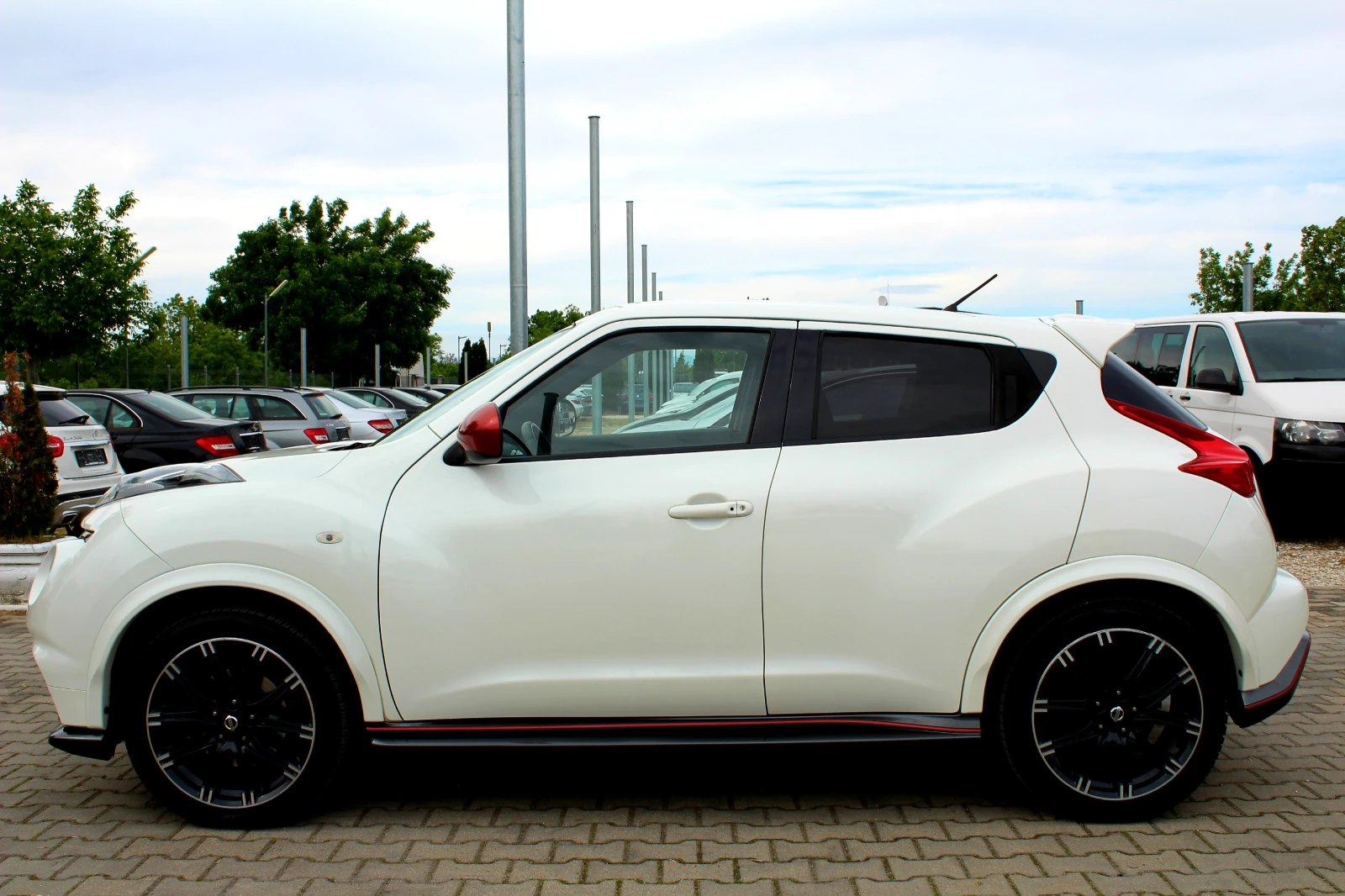 Nissan Juke NISMO 4X4 1.6DIG-T/СОБСТВЕН ЛИЗИНГ, снимка 4 - Автомобили и джипове - 54179327