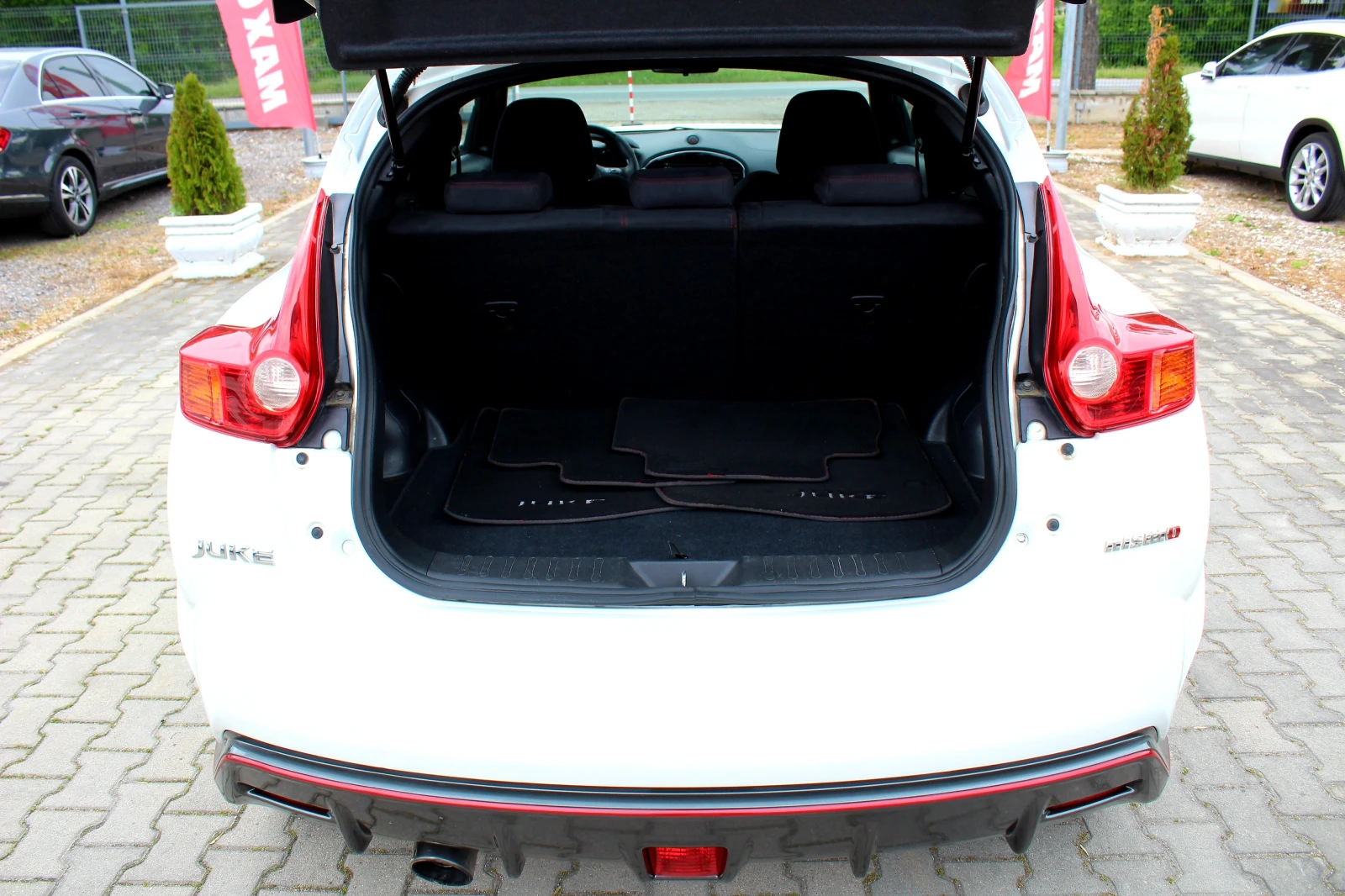 Nissan Juke NISMO 4X4 1.6DIG-T/СОБСТВЕН ЛИЗИНГ, снимка 9 - Автомобили и джипове - 54179327