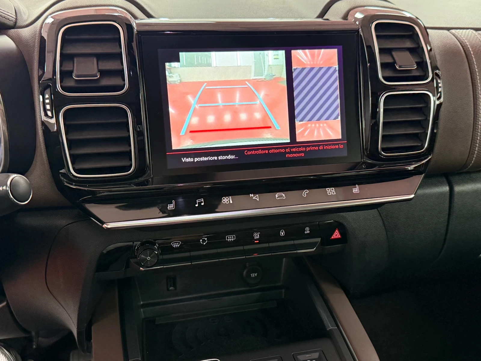 Citroen C5 Aircross 2.0 HDI 177 ПАНОРАМА, ДИСТРОНИК КАМ360, снимка 14 - Автомобили и джипове - 54795876