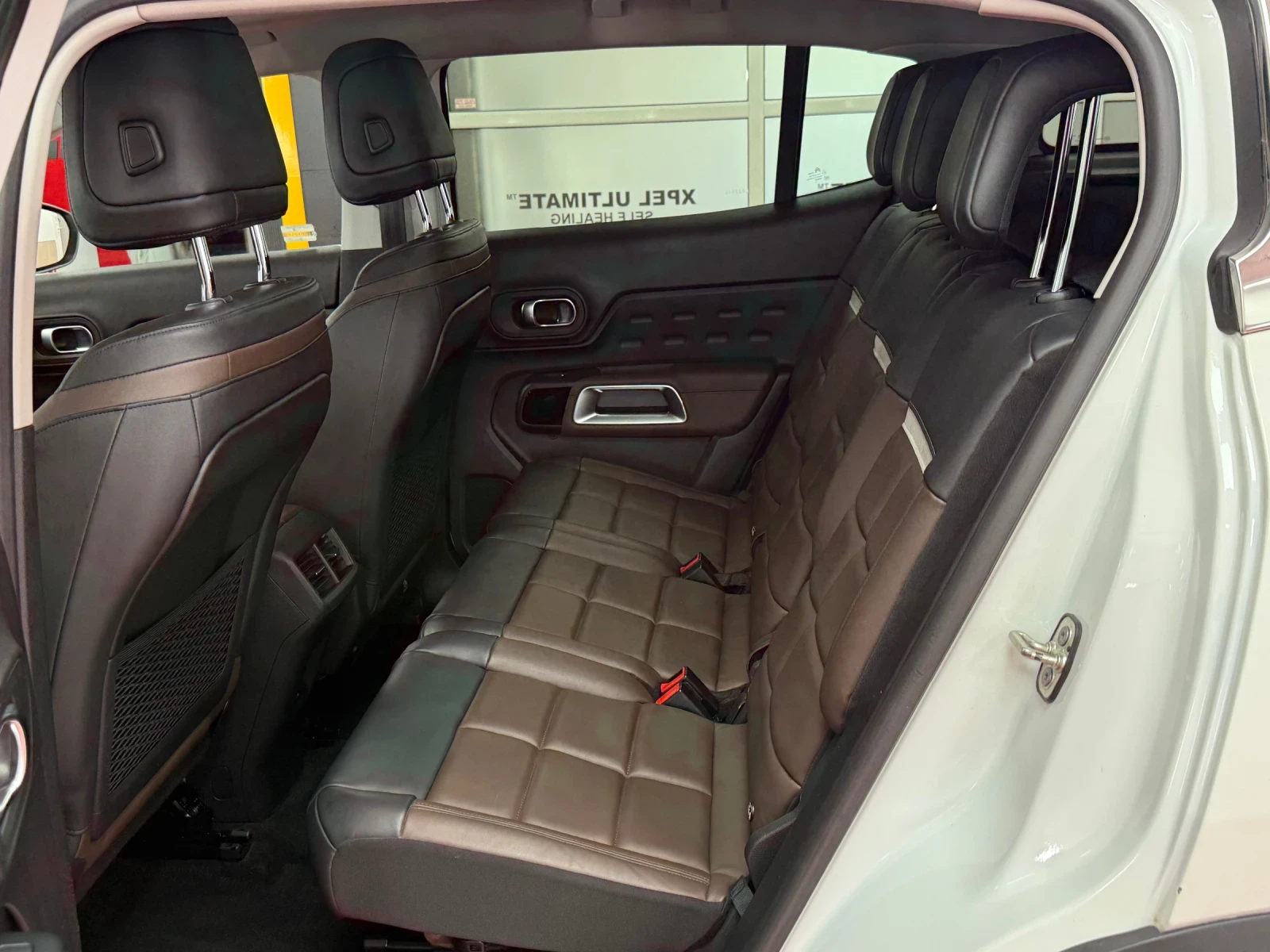 Citroen C5 Aircross 2.0 HDI 177 ПАНОРАМА, ДИСТРОНИК КАМ360, снимка 8 - Автомобили и джипове - 54795876