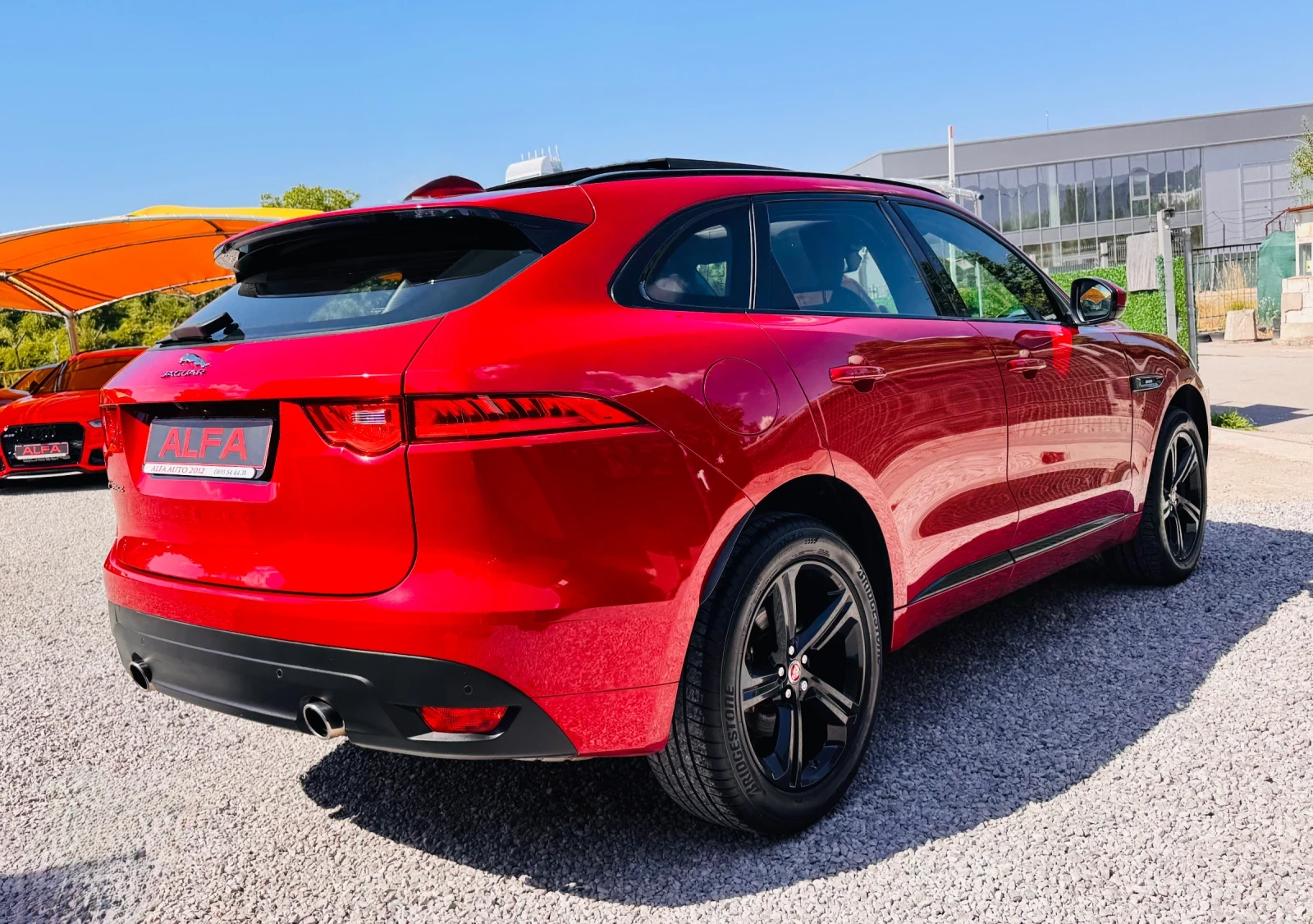 Jaguar F-PACE 3.0d/R-LINE/ПОРЪЧКОВ/4х4/НАП.ОБСЛУЖЕНА/ТОП///, снимка 7 - Автомобили и джипове - 55121515