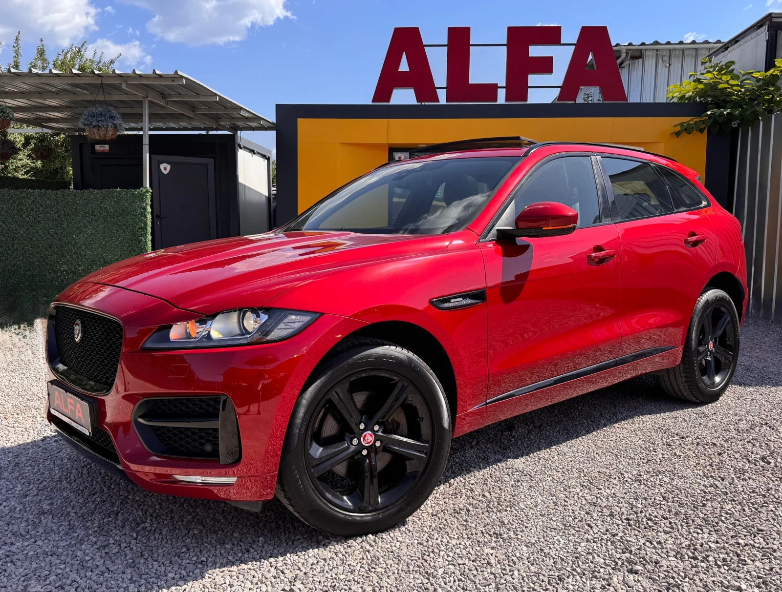 Jaguar F-PACE 3.0d/R-LINE/ПОРЪЧКОВ/4х4/НАП.ОБСЛУЖЕНА/ТОП///, снимка 2 - Автомобили и джипове - 55121515