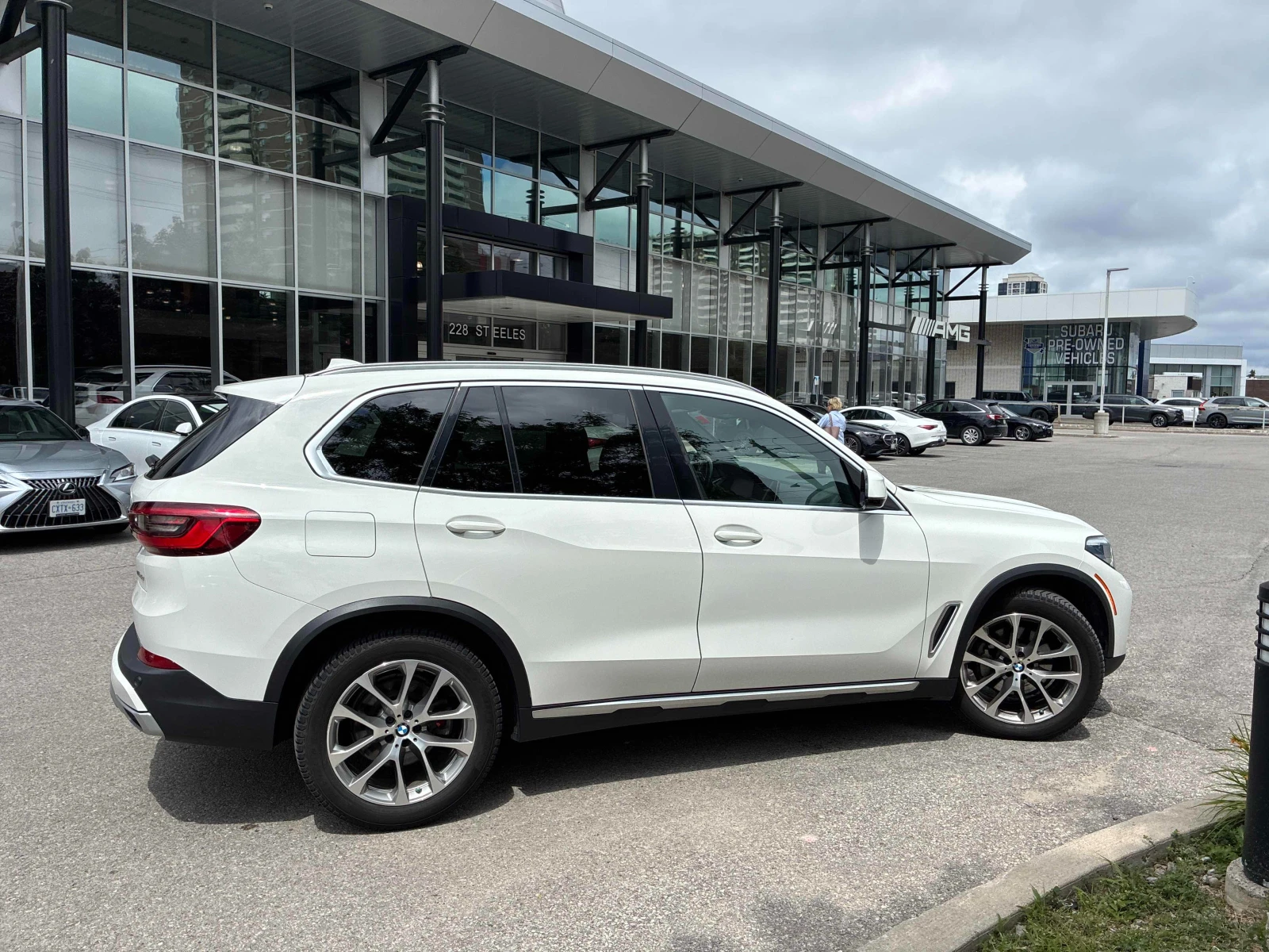 BMW X5 xDrive40i * KEYLESS * 2 КЛЮЧА * ПАНОРАМА * CARFAX, снимка 4 - Автомобили и джипове - 55165330