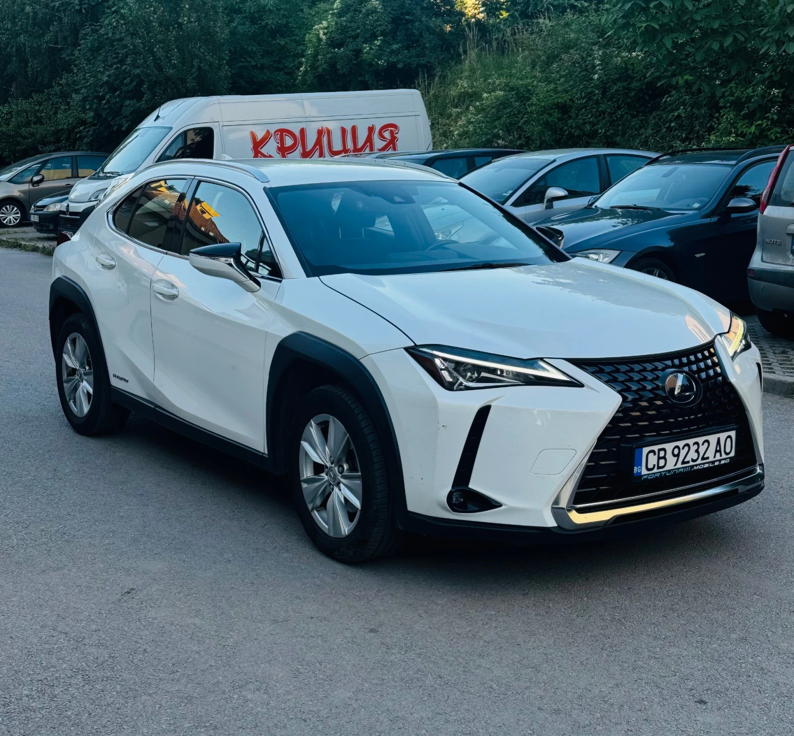 Lexus UX 250h, снимка 6 - Автомобили и джипове - 55587491