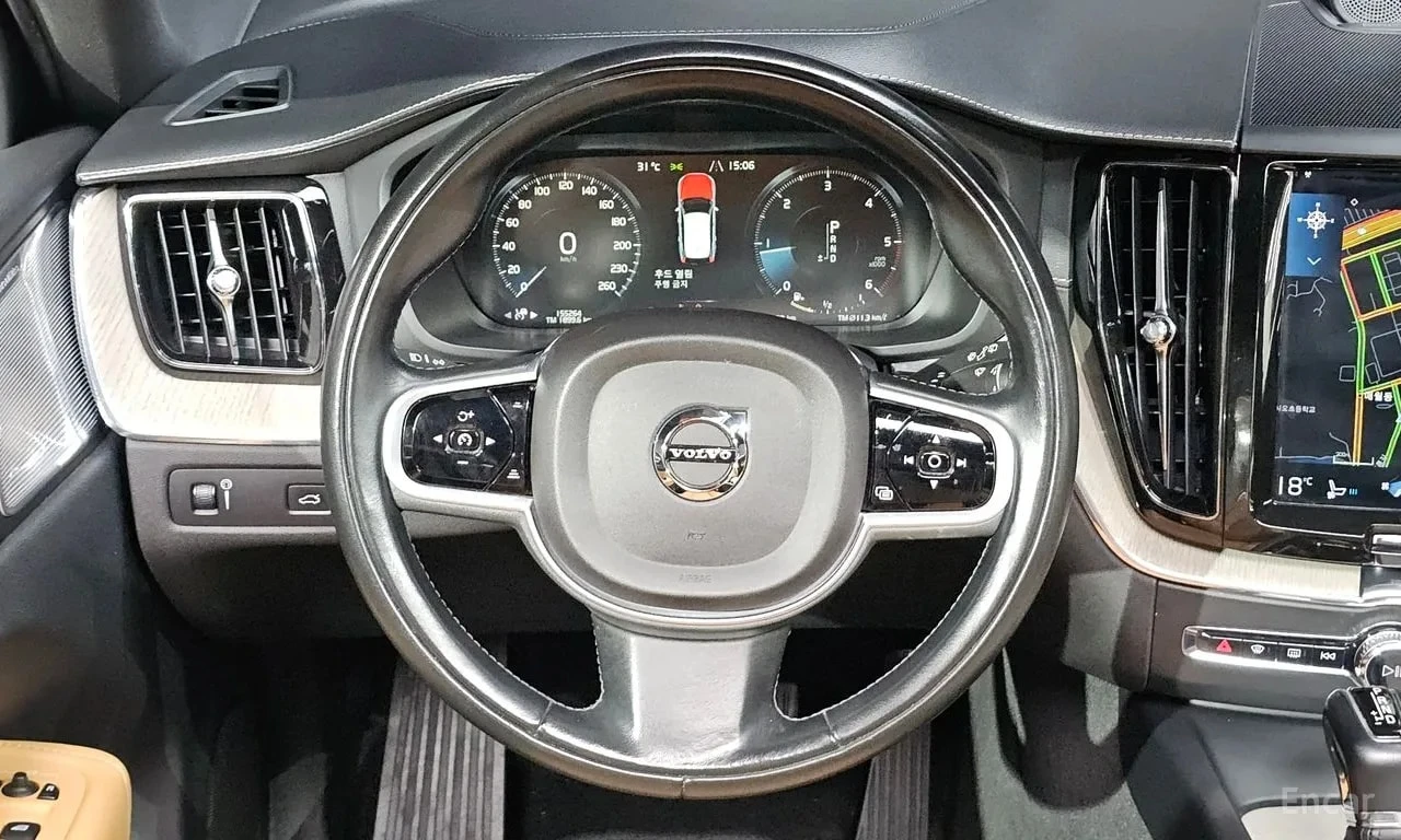 Volvo XC60 * D5 Inscription * ОБДУХВАНЕ * 360* АВТОКРЕДИТ* , снимка 11 - Автомобили и джипове - 56131512