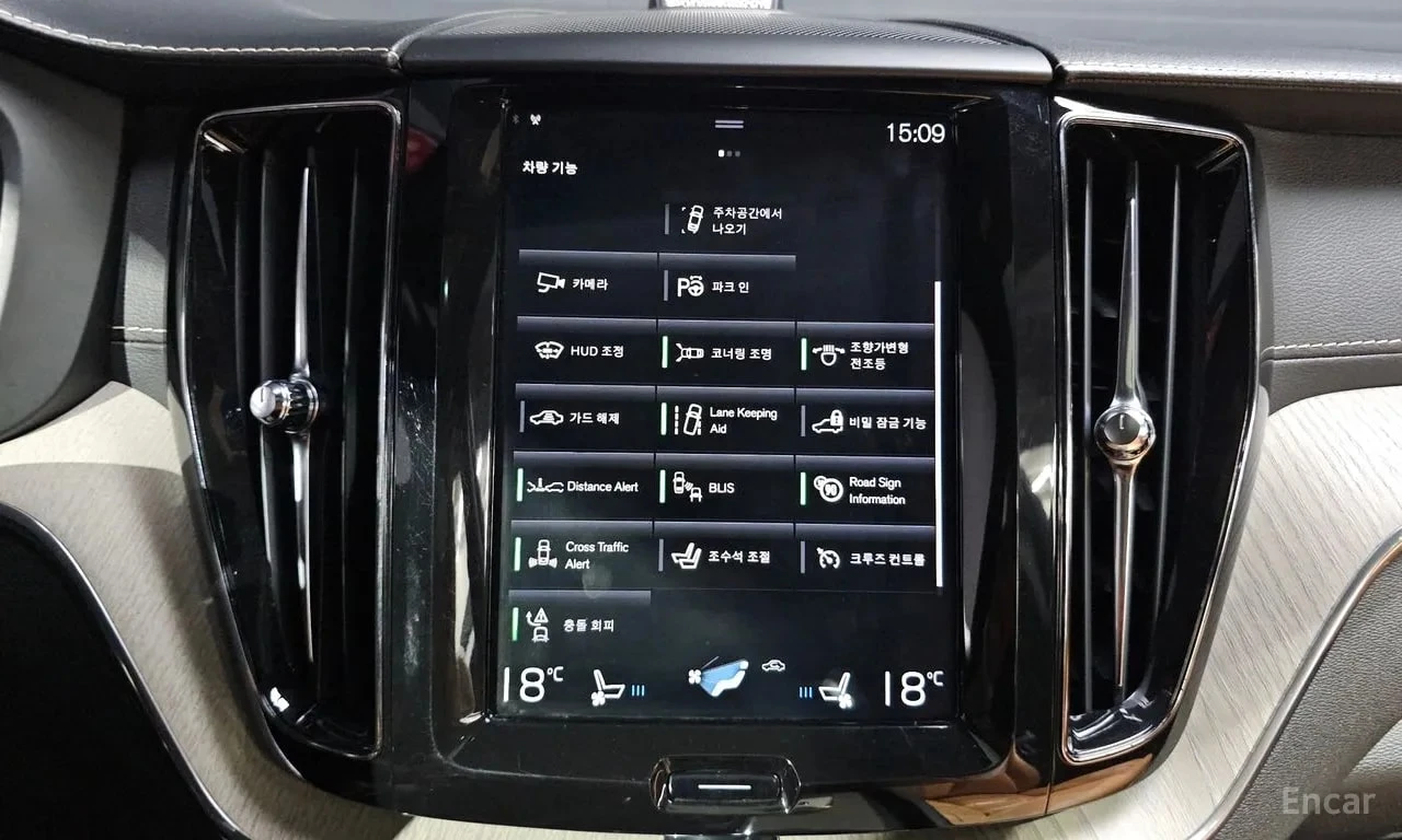 Volvo XC60 * D5 Inscription * ОБДУХВАНЕ * 360* АВТОКРЕДИТ* , снимка 14 - Автомобили и джипове - 56131512