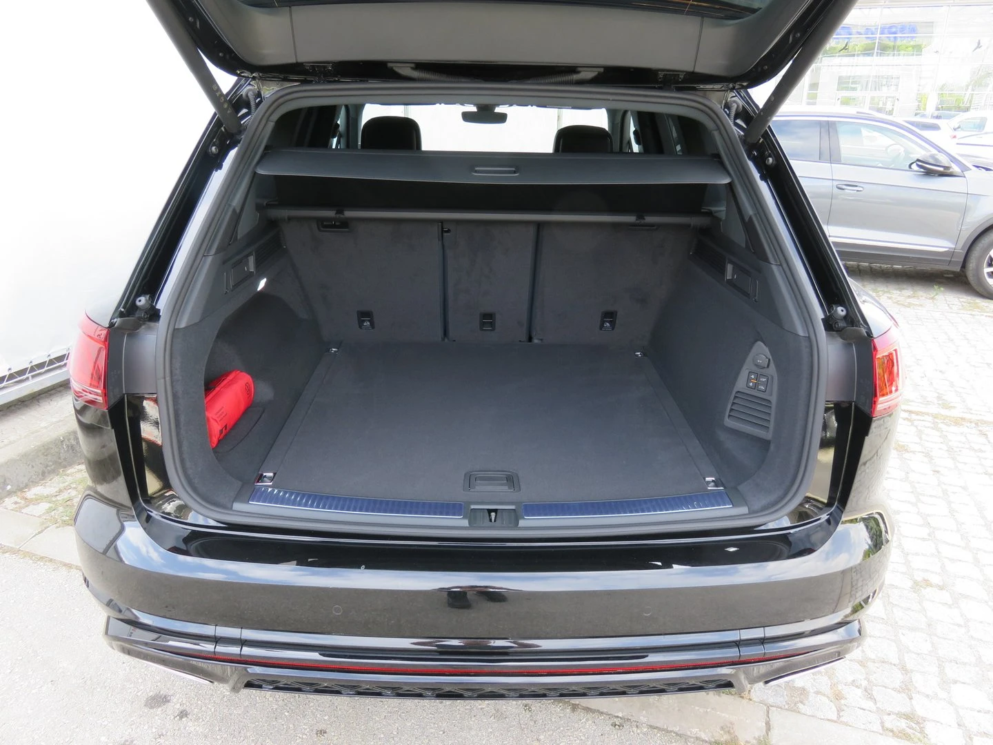 VW Touareg, снимка 7 - Автомобили и джипове - 56420612