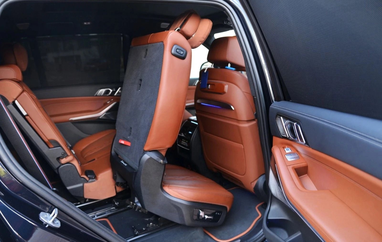 BMW X7 M60i xDrive MHEV, снимка 8 - Автомобили и джипове - 56355397
