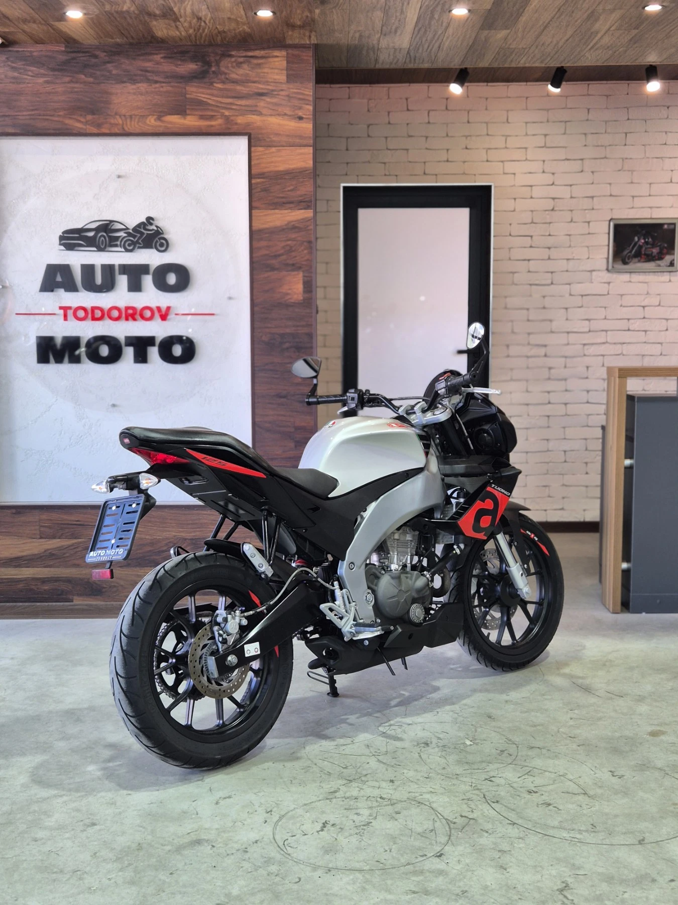 Aprilia Tuono 125 ABS!!! A1 Нов внос!!!, снимка 6 - Мотоциклети и мототехника - 54960185