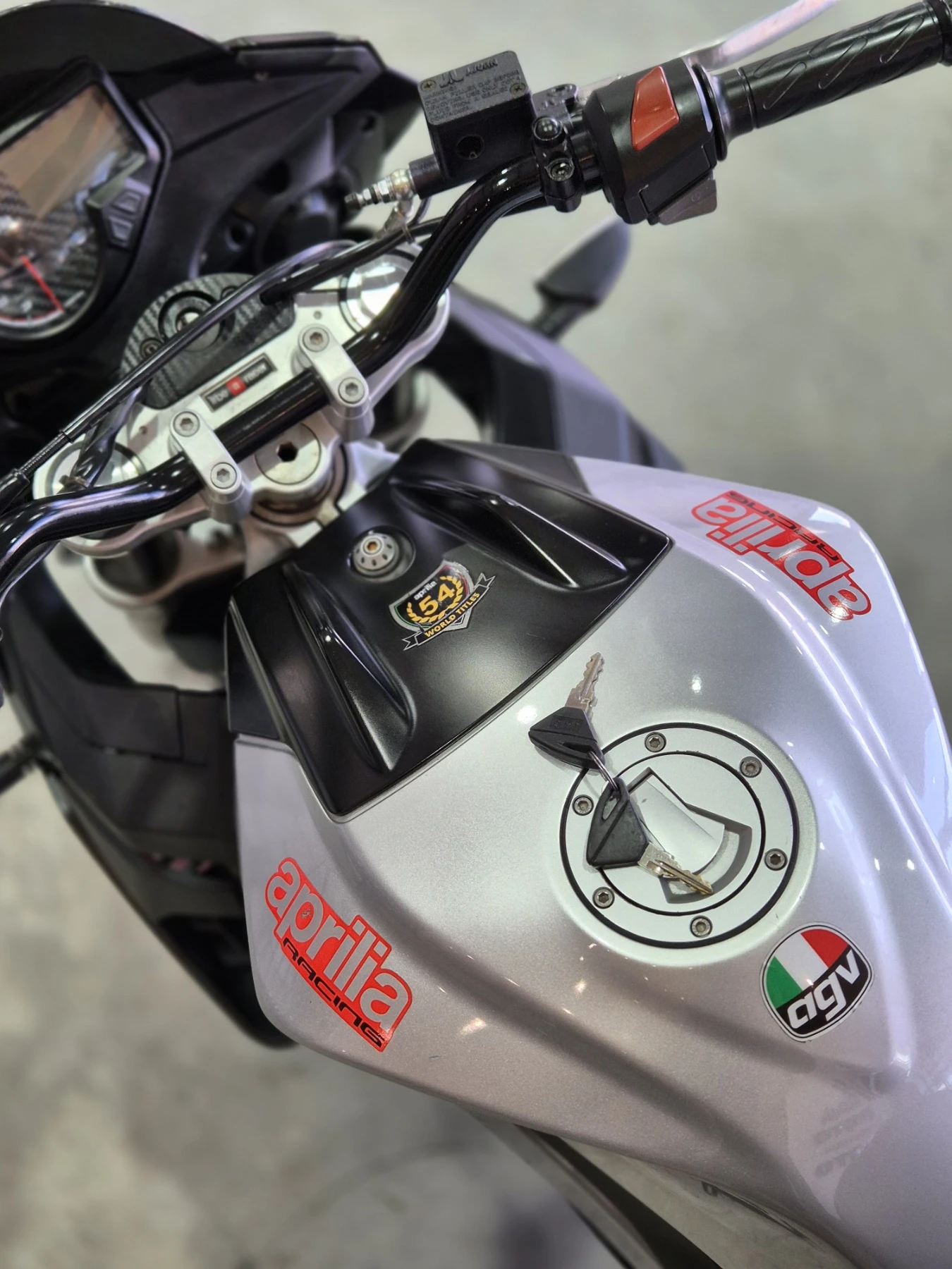 Aprilia Tuono 125 ABS!!! A1 Нов внос!!!, снимка 16 - Мотоциклети и мототехника - 54960185
