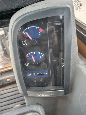 Багер Volvo ECR 28, снимка 17