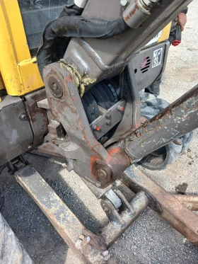 Багер Volvo ECR 28, снимка 6
