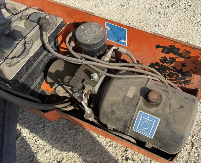 Автовишка Друга марка Ножична вишка Iteco 10090 , снимка 6 - Индустриална техника - 52324625