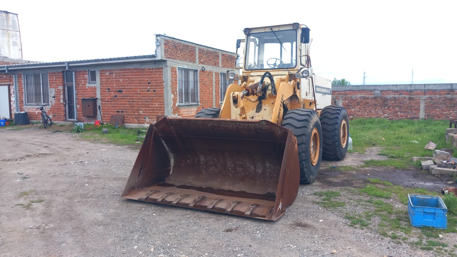 Челен товарач Komatsu  - изображение 3