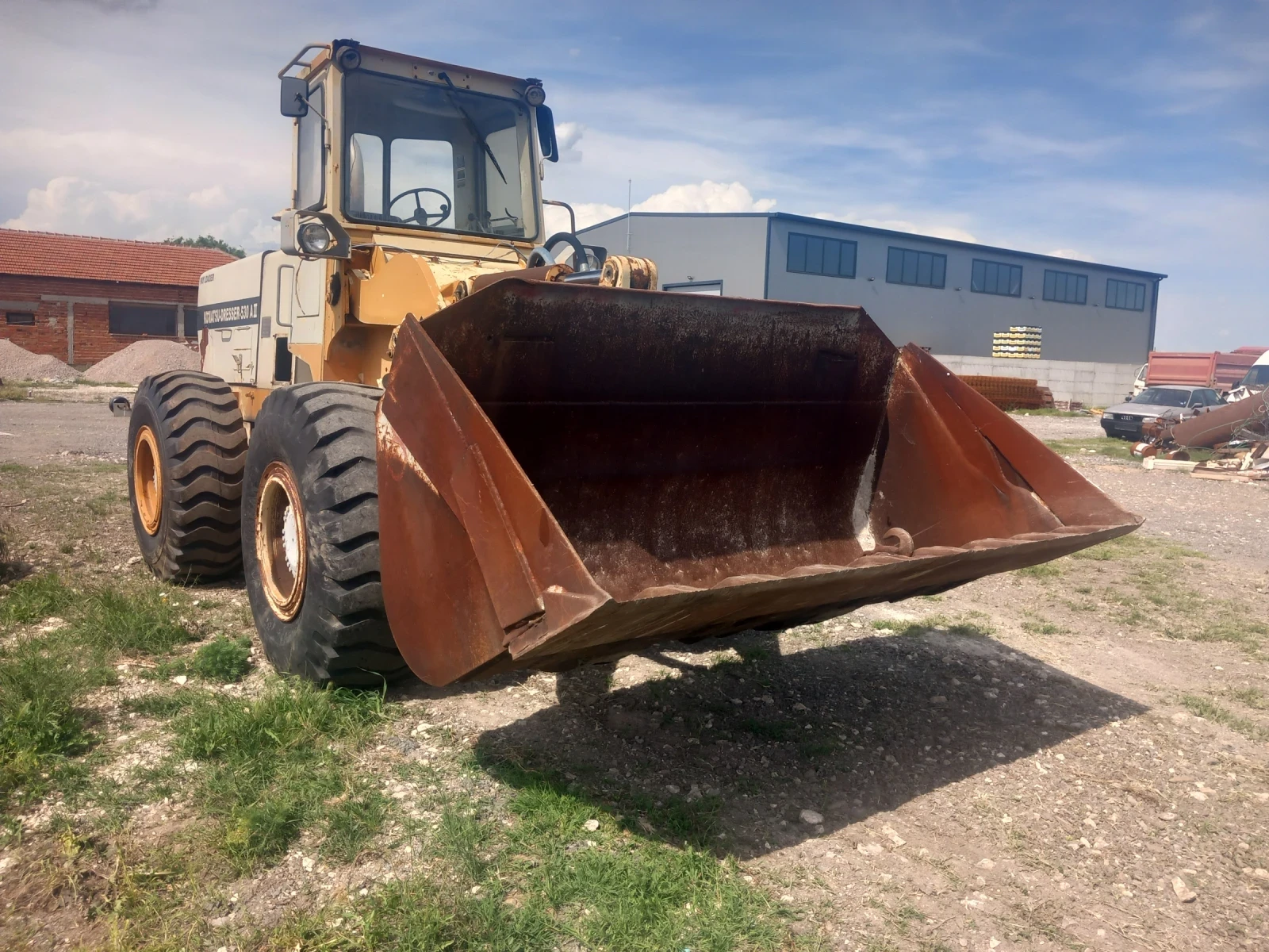Челен товарач Komatsu  - изображение 4
