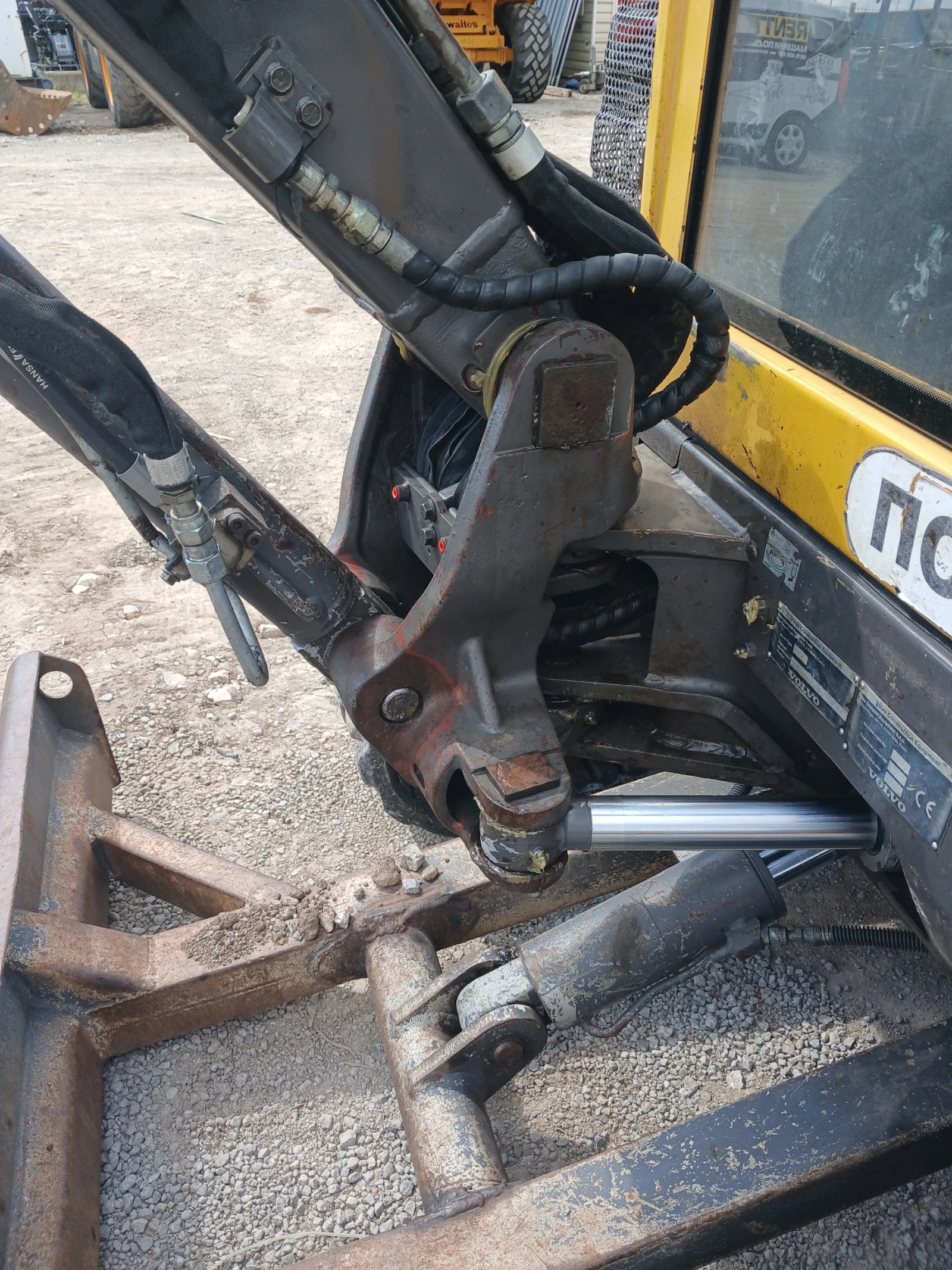 Багер Volvo ECR 28, снимка 7 - Индустриална техника - 54866178