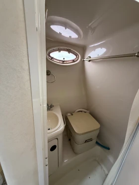 Моторна яхта Sea Ray 240, снимка 4