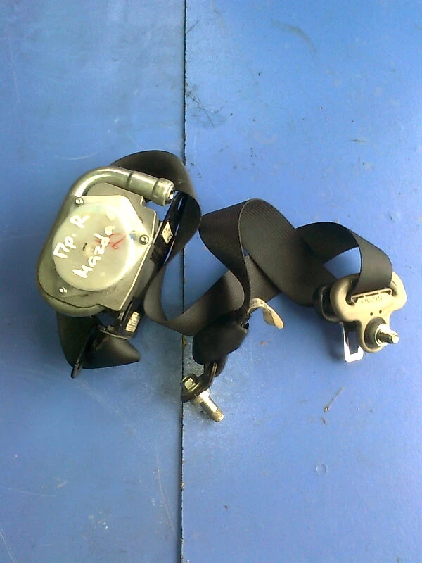 колан предпазен преден десен за Мазра 6 (2)