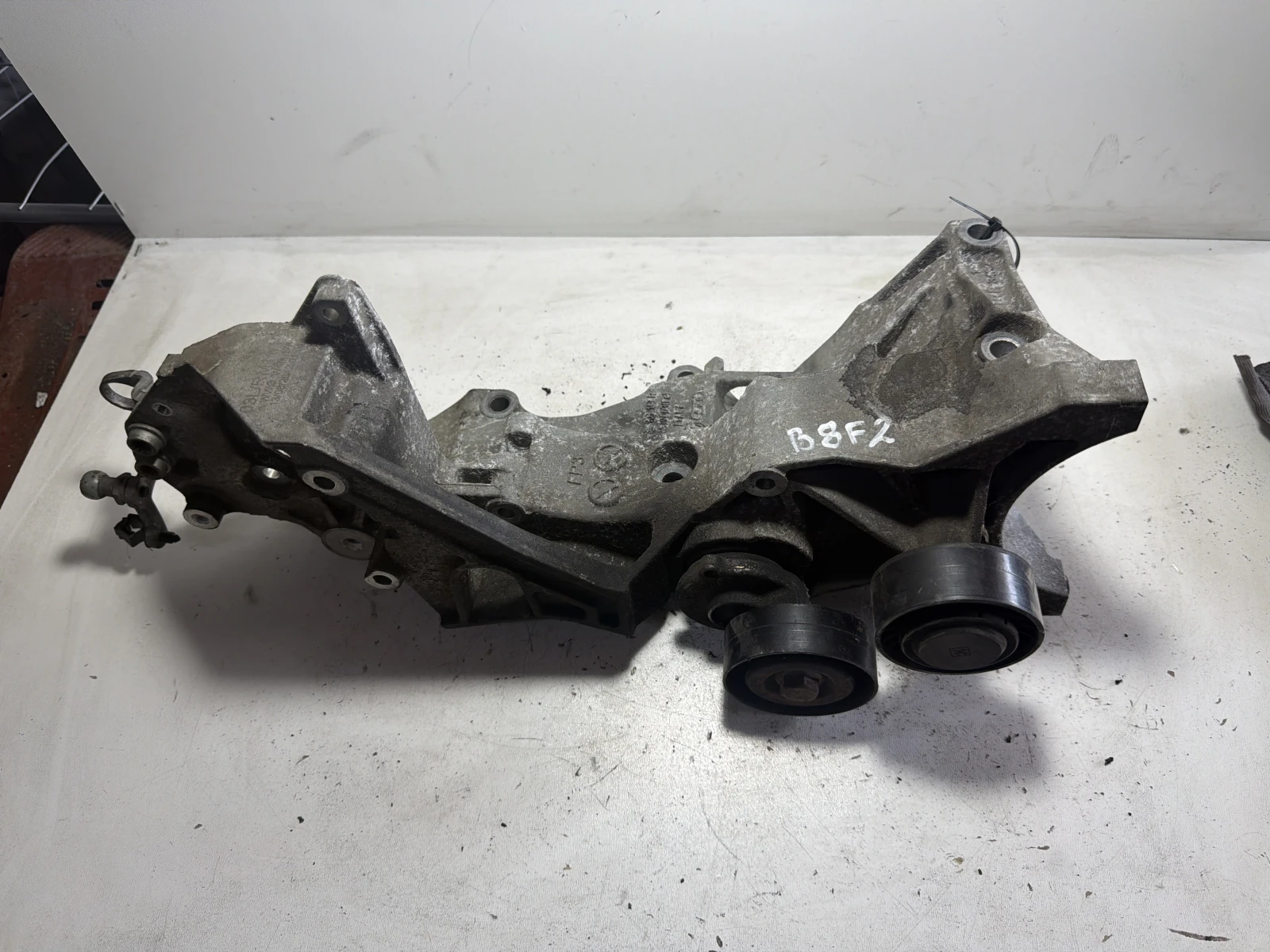 планка 03L903143R 2.0TDI  Audi A4