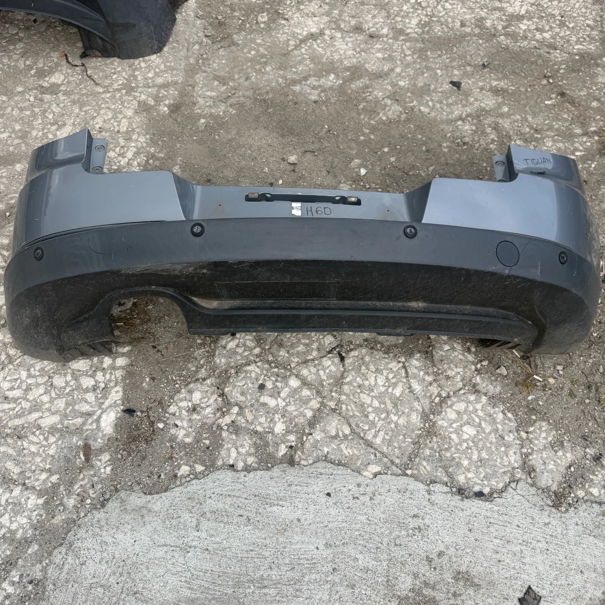 Задна броня за VW Tiguan T1 4 парктроника 5N0807421 ном 60 5N0807421-60-75