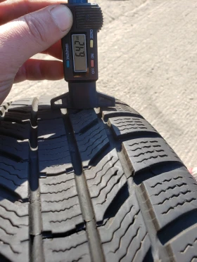 Гуми Зимни 215/65R16, снимка 9