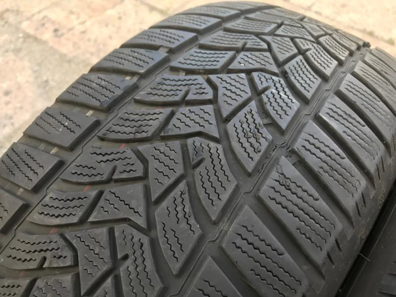 Гуми Зимни 215/60R16, снимка 2 - Гуми и джанти - 27527519