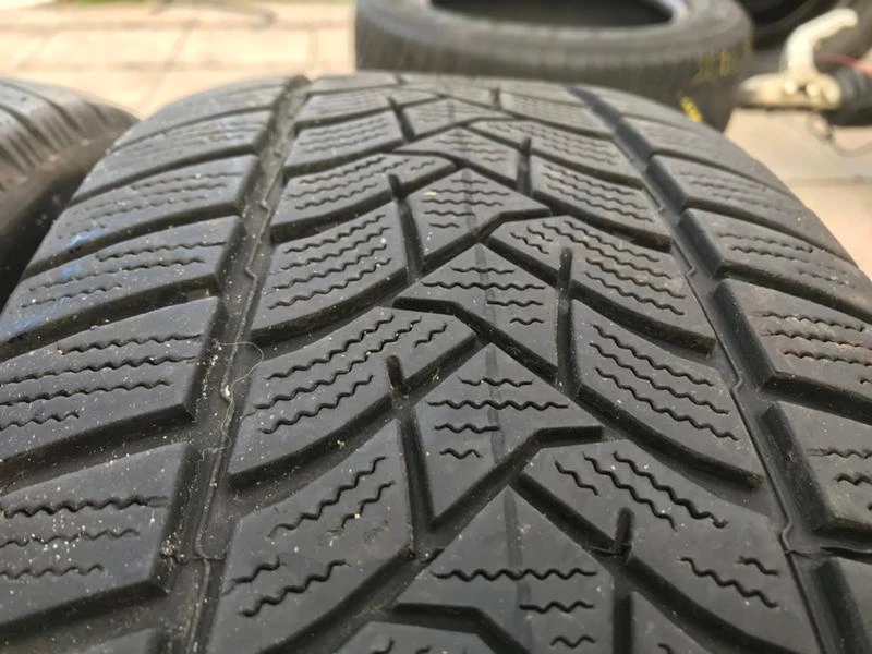 Гуми Зимни 215/60R16, снимка 7 - Гуми и джанти - 27527519