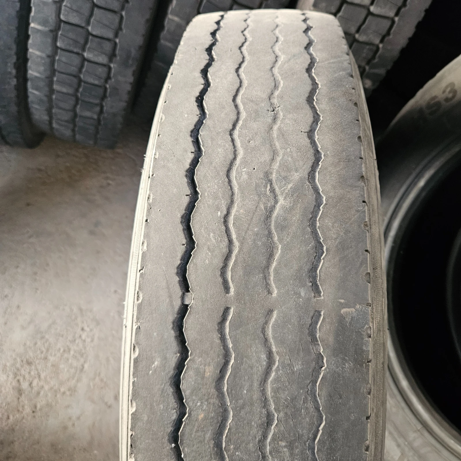 ���� 235/80R22.5 | Mobile.bg � ����������� 2