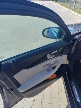 Mercedes-Benz E 220, снимка 12