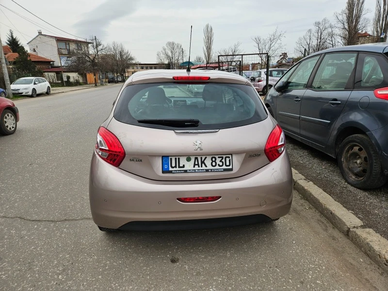 Peugeot 208 1.2i Германия , снимка 5 - Автомобили и джипове - 44956786