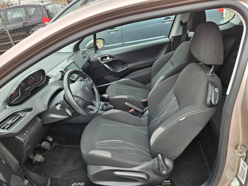 Peugeot 208 1.2i Германия , снимка 7 - Автомобили и джипове - 44956786