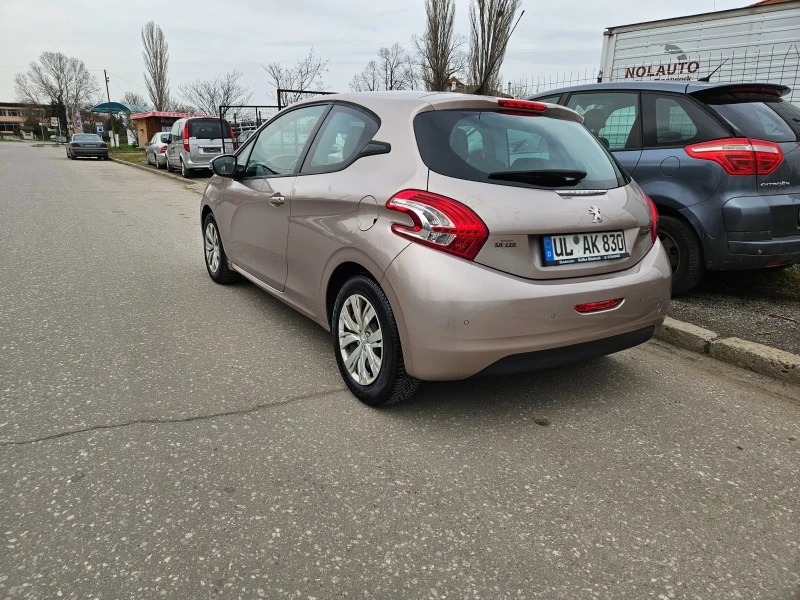 Peugeot 208 1.2i Германия , снимка 6 - Автомобили и джипове - 44956786