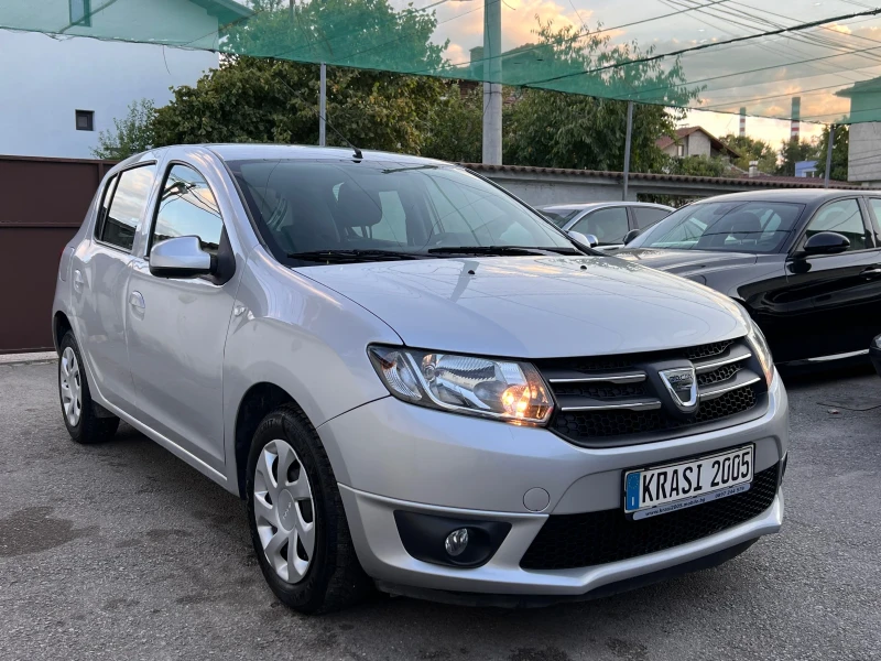 Dacia Sandero 1.2I ГАЗОВ ИНЖЕКЦИОН NAVI, снимка 3 - Автомобили и джипове - 46869543