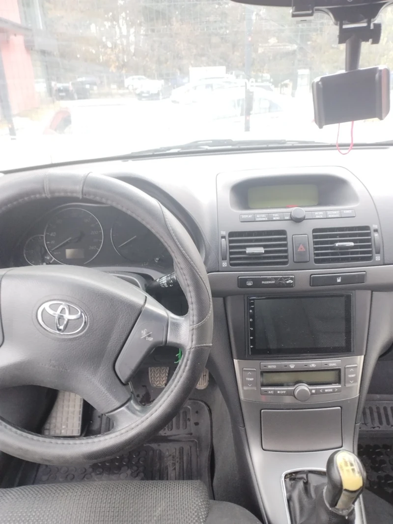 Toyota Avensis, снимка 17 - Автомобили и джипове - 48069872