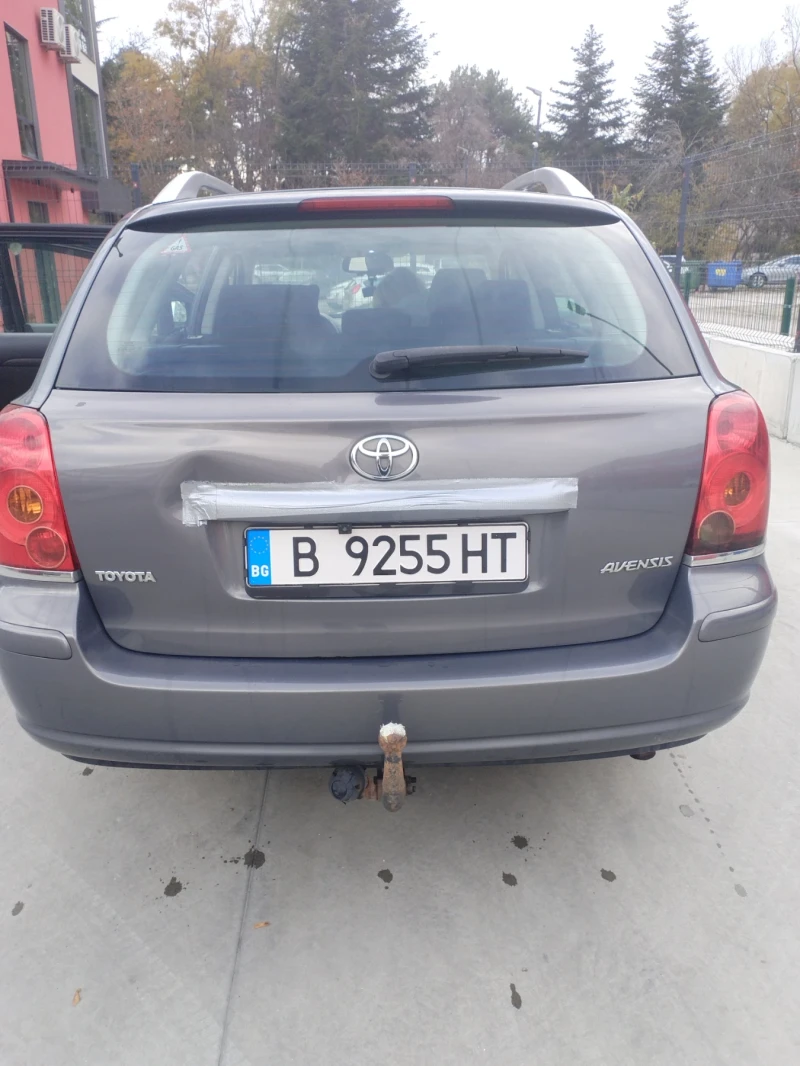 Toyota Avensis, снимка 15 - Автомобили и джипове - 48069872