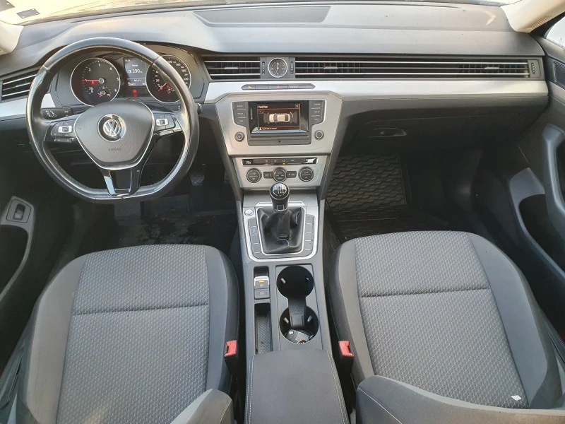 VW Passat Trendline 2.0TDI BMT, снимка 6 - Автомобили и джипове - 48280231