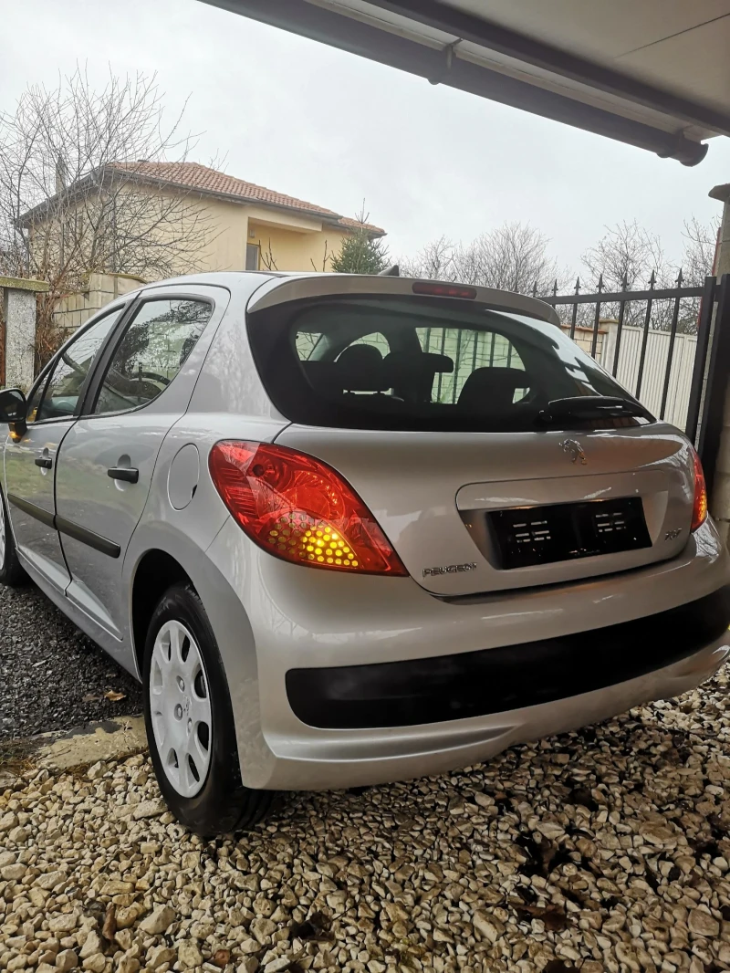 Peugeot 207 1, 4i Отлична , снимка 1 - Автомобили и джипове - 48419151