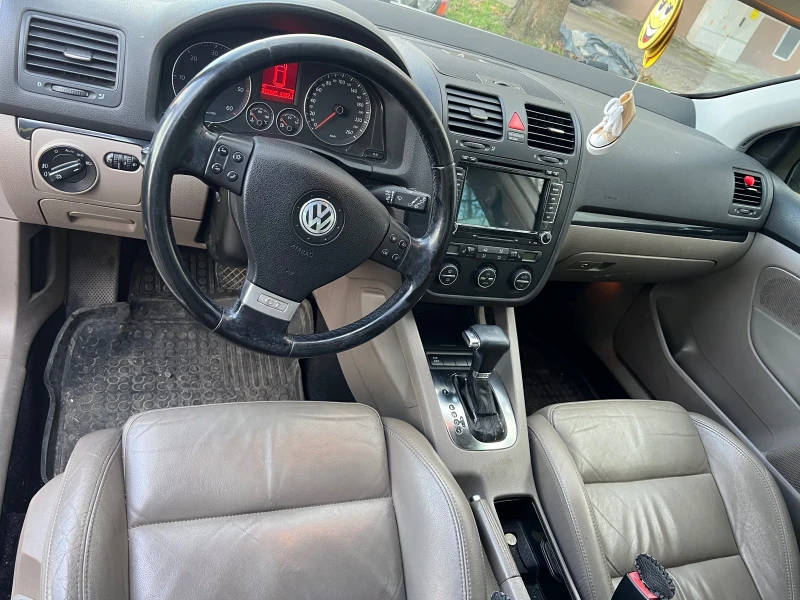 VW Golf, снимка 2 - Автомобили и джипове - 48536707