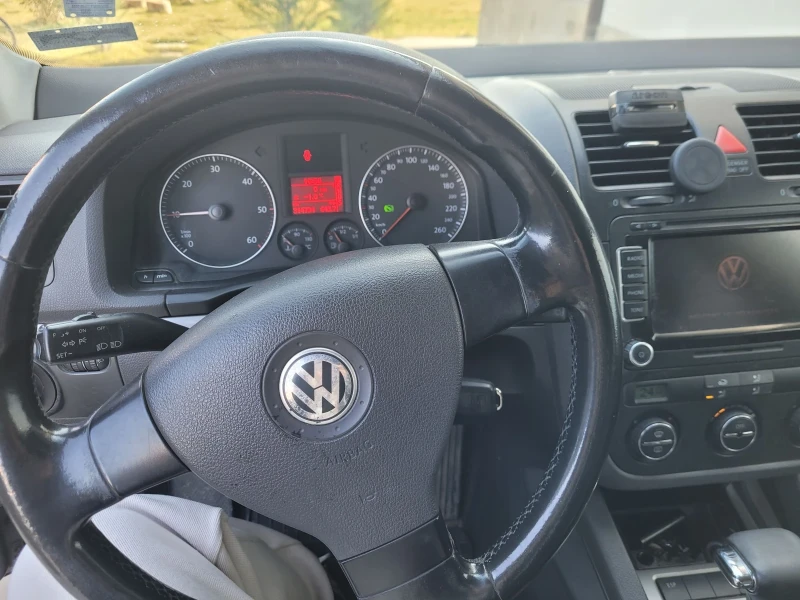 VW Golf, снимка 7 - Автомобили и джипове - 48999742