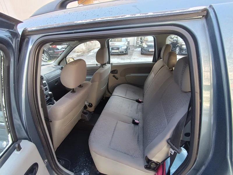 Dacia Logan, снимка 8 - Автомобили и джипове - 53083951